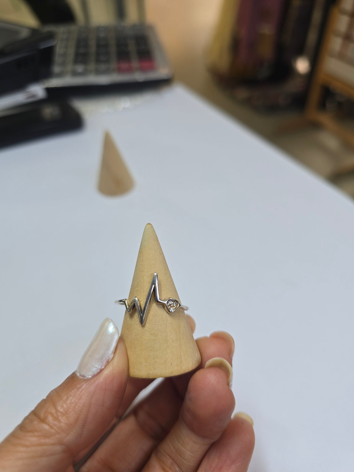 Anillo plata símbolo latidos